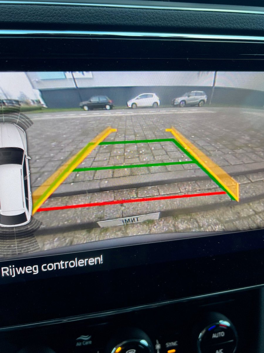 Toch wel chic om je eigen parkeerplaats bij je kantoor te hebben...

Elke keer als je achteruit inparkeert staat er netjes TNMF in beeld... (in spiegelbeeld)

En voor straks fijne feestdagen en maak van 2024 jouw jaar van!