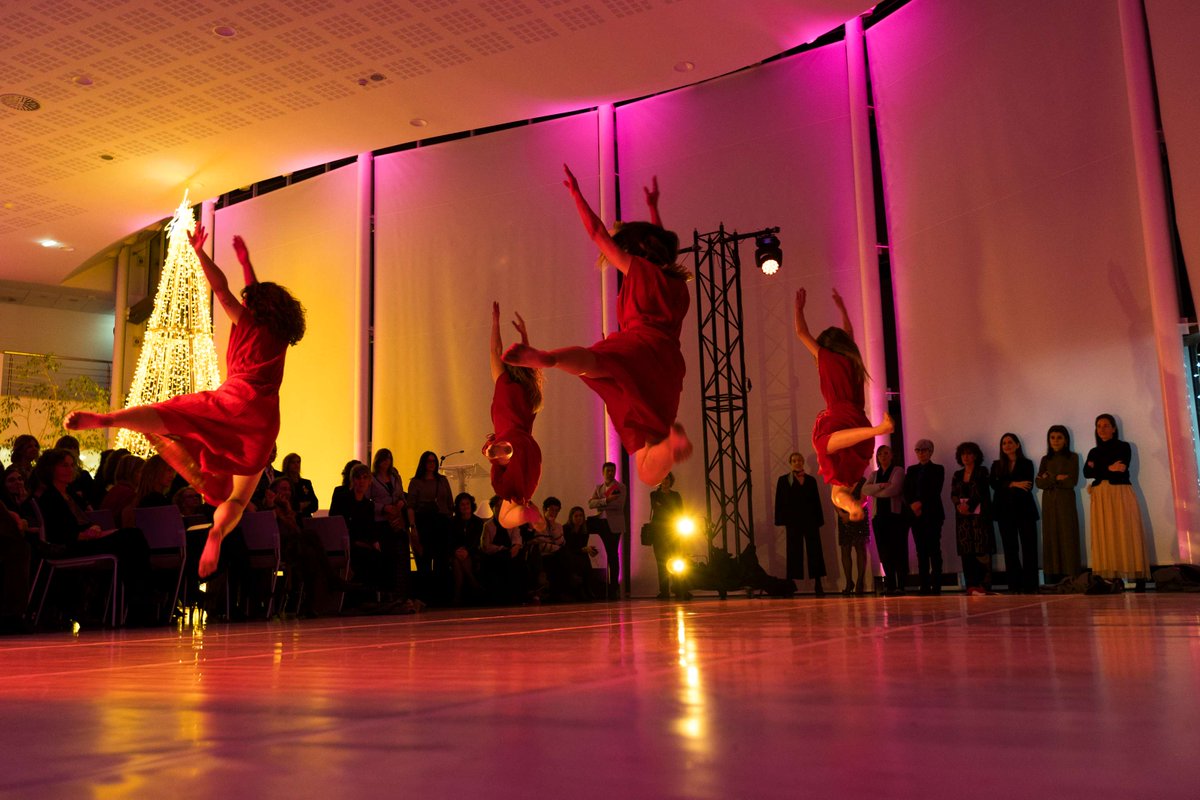 (Eus) Abenduaren 15a oso egun berezia izan zen ASPEGIrentzat, jardunean daramatzagun 25 urteak zuekin batera ospatuz. 

(Cas) El 15 de diciembre fue un día muy especial para ASPEGI, con la celebración con tod@s vosotr@s de los 25 años que llevamos en activo. 

Eskerrik asko!