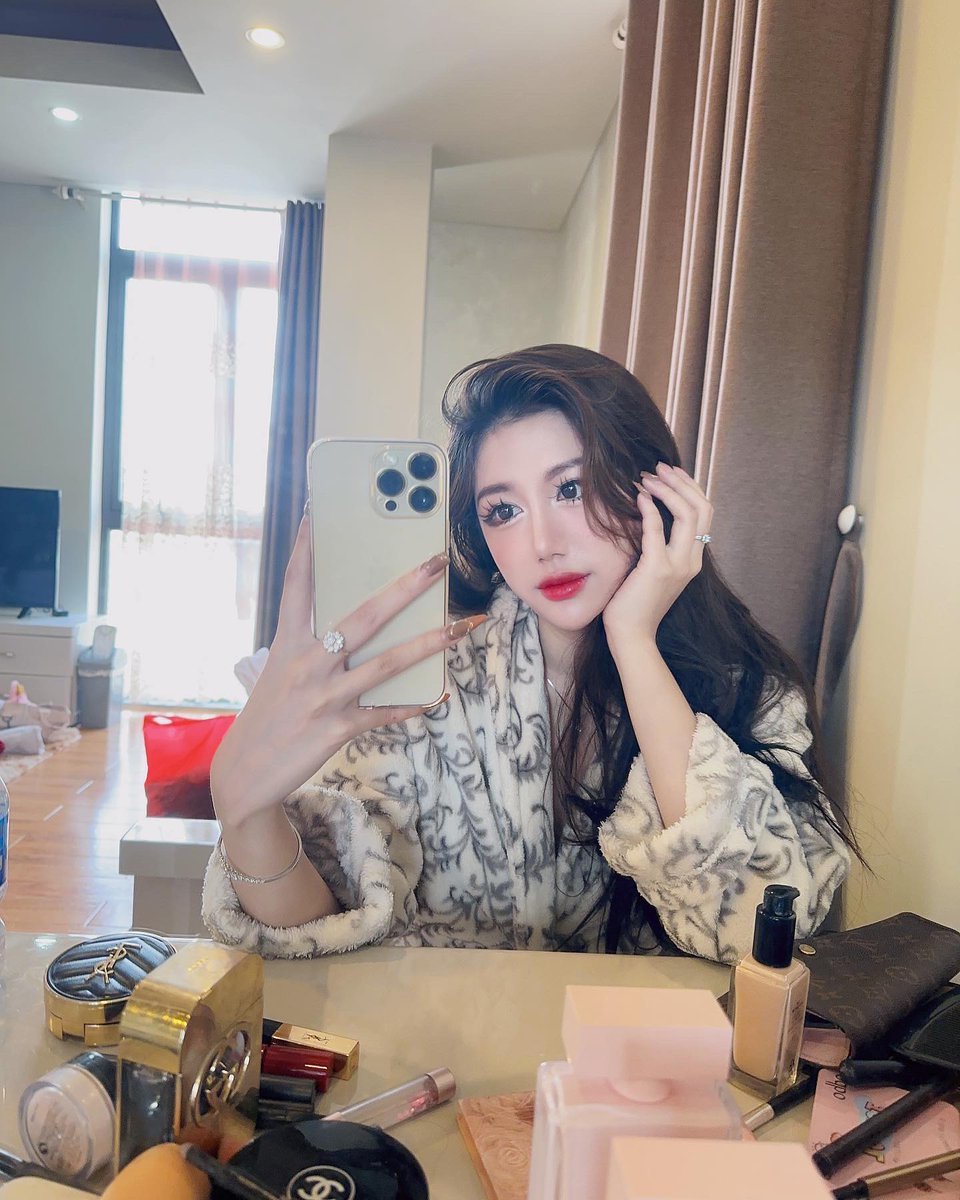 dragrope conduction
Bạn có muốn có một người bạn phụ nữ thông minh và sáng tạo để cùng nhau xây dựng một tương lai tốt đẹp?