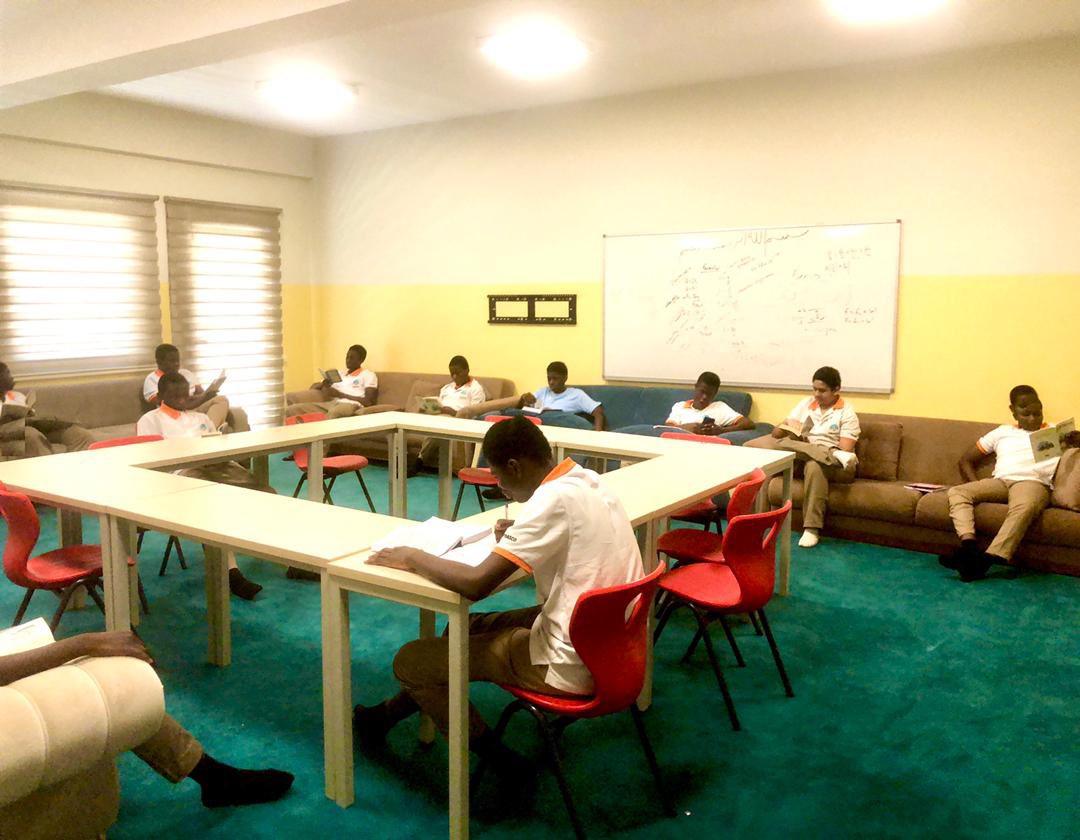 📝📖📚It’s a brighter day and our brilliant students are revising their lessons in our conducive library as they prepare to go for a short break…🤩📚📖📝🖊 #dreamschool #holisticeducation #BuildingOurFuture #cambridgeschool #britishcouncilghana #ModernFacilities #education