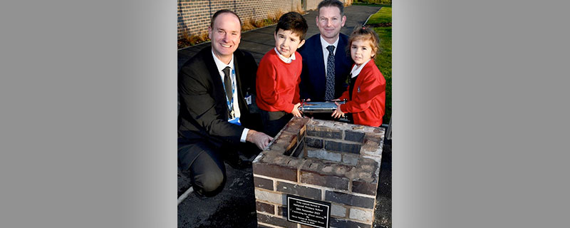 First Net Zero School in Leicestershire marks opening with time capsule
schoolbuilding.org.uk/first-net-zero…