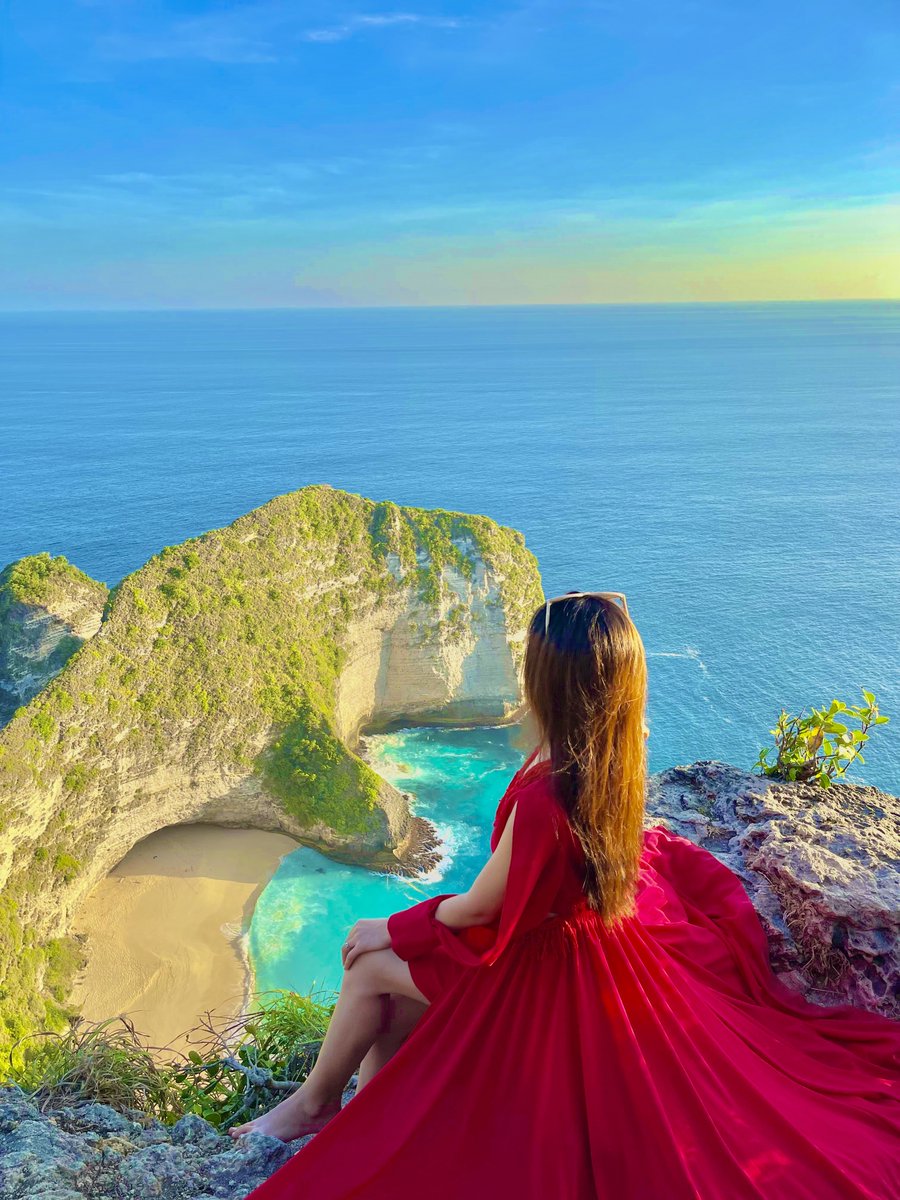 _callmeFlora's tweet photo. Sống lưng khủng long. 1 địa điểm hot tại Bali đó cả nhà #songlungkhunglong #reviewbali https://t.co/flCw1PrXBH