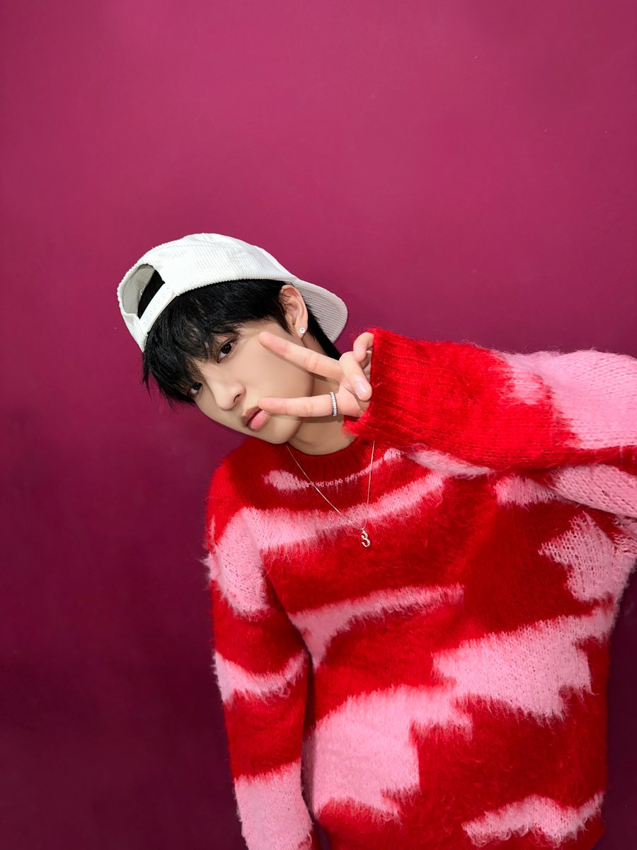 ATBO_members's tweet photo. [#석락원]
찰칵찰칵❤🔴🧣

#ATBO #에이티비오
#SeokRakwon https://t.co/Dpa87V4te5