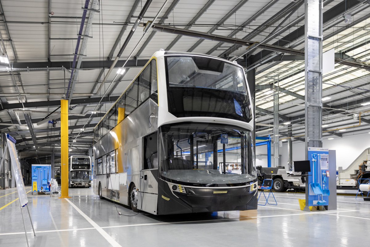 ADLbus's tweet photo. The @Stagecoach_Ox team visited us in Larbert to see their 55 next-generation Enviro400EV come together. Our brand-new assembly line takes a new approach to bus manufacturing with all-digital planning and documentation.

#LeadingtheZEvolution

(📸 Adam Harber for Stagecoach) https://t.co/nzkac88m23