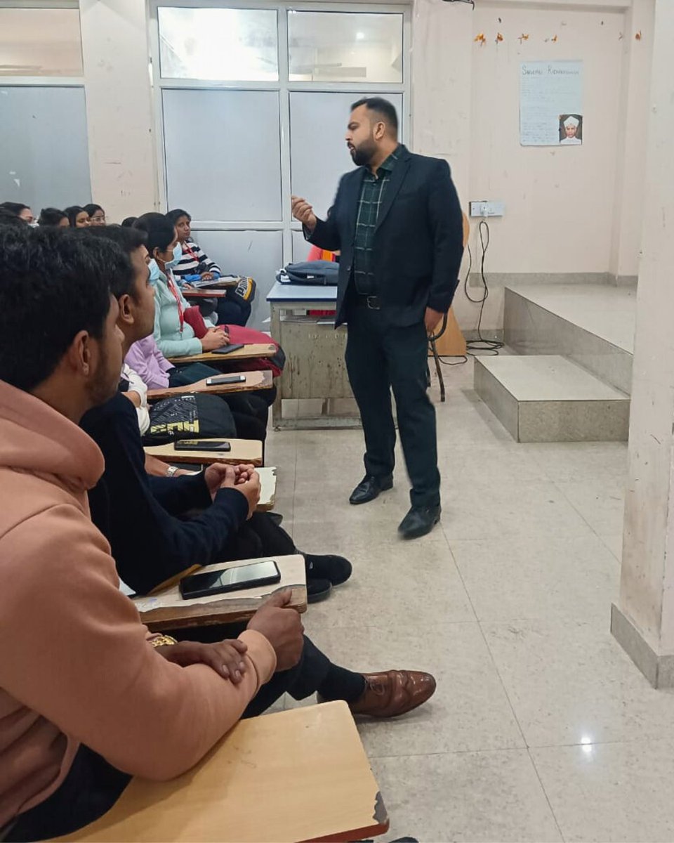 spaarkoverseas's tweet image. Dreaming of a PR in Germany? Make it a reality while pursuing a rewarding nursing career..! 

For more info
+91-8920019466, 8384078868
spaarkoverseas.com

#GermanyPR #NursingJobOpportunity #PRInGermany #SecureYourFuture #QualityHealthcare #NewBeginnings #PRChance #Nursing