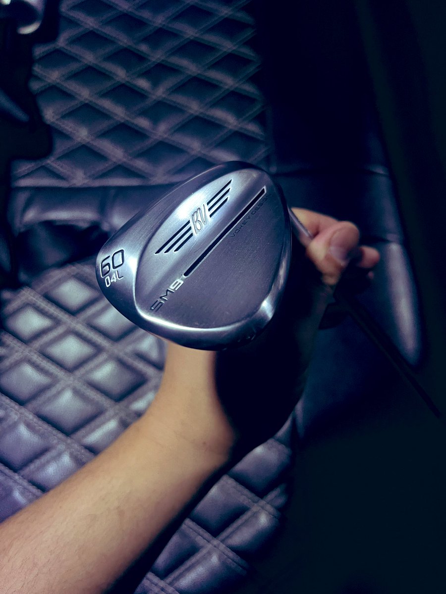 憧れのボーケイSM9 60 Lグラインド購入です😆

ますますアプローチが楽しくなるぞぉ🤘

早く打ちっぱ行きた！！！