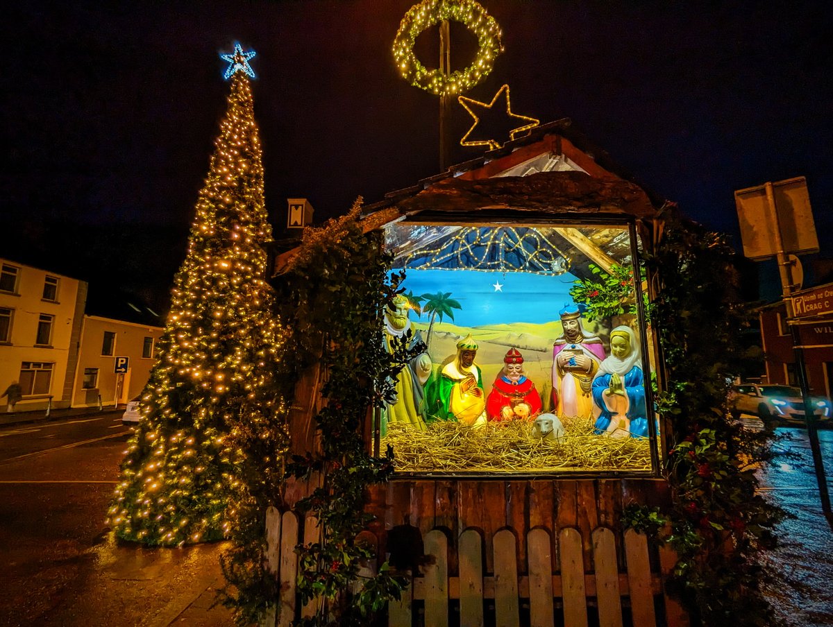 MichaelODonoho5's tweet photo. Christmas Crib at The Fountain in Castleisland 19-12-23. Season Greetings from Castleisland District Heritage.
#castleislanddistrictheritage #castleisland #merrychristmas2023 #SeasonGreetings #themarkethouse #crib #photos #stories #irishhistory #ireland #discoverireland #travel https://t.co/oUx2UeZAg1