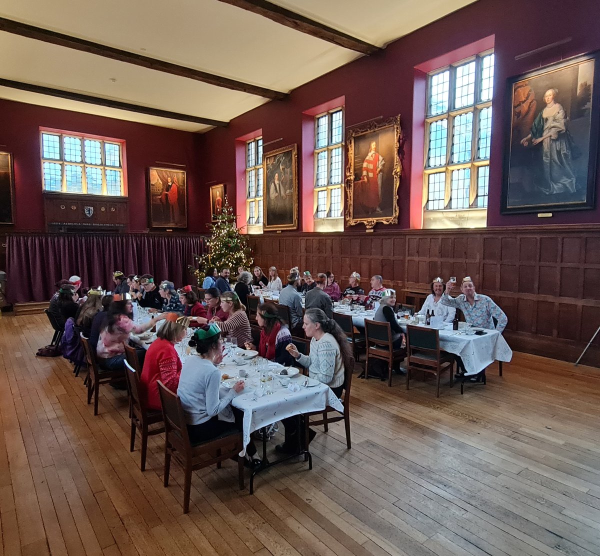 EarthSciCam's tweet photo. Last week we had our professional services staff Christmas lunch at Emmanuel College. After a whirlwind Michaelmas term this was just what we needed to get in the festive mood🎄☃️

A big thank you to all our staff for all the vital work they do to! #GettingFestive #ChristmasLunch https://t.co/XQOV7Hbpr2