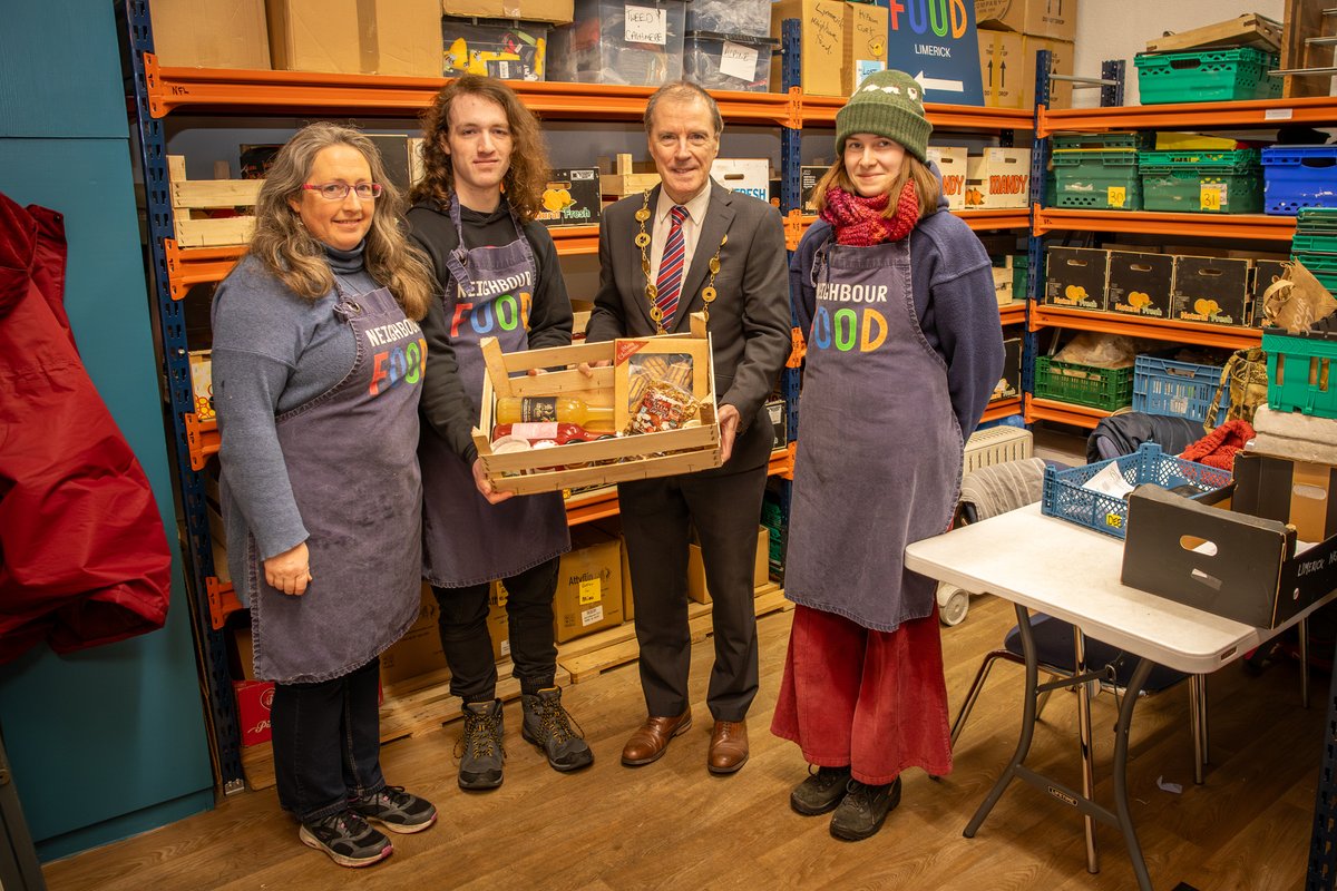 LimerickCouncil's tweet photo. Mayor of Limerick fund provides over 300 Hampers this Christmas #limerick #xmasinlimerick
https://t.co/yKcUgdN57p https://t.co/VuyhALodXU