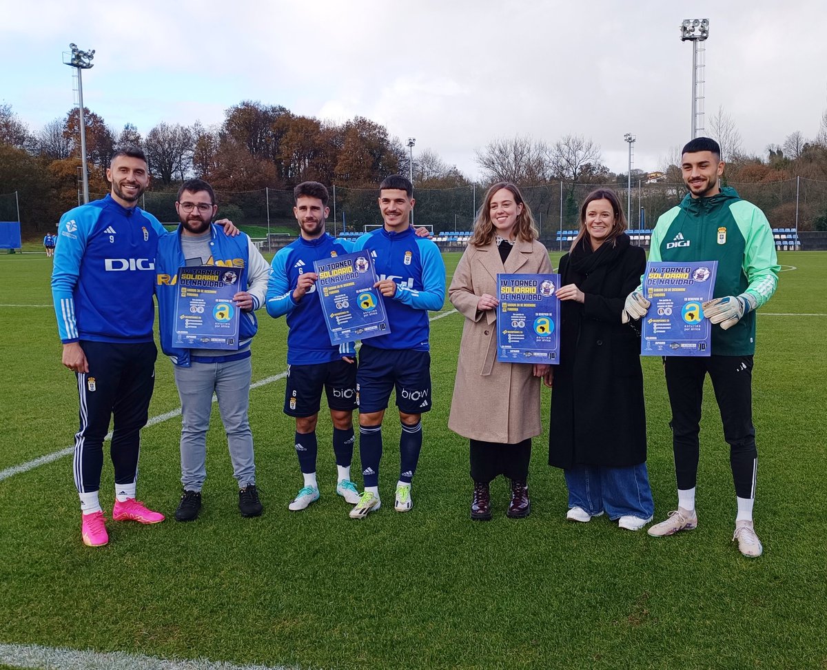 Esta mañana acudimos al Requexon para, junto a las representantes de la asociación <a href="/asturiesxafrica/">Asturies por África</a> y los jugadores del <a href="/RealOviedo/">Real Oviedo</a>, presentar el #IVTorneoSolidario 

Dicho torneo se celebrará el 30 de Diciembre en las instalaciones de FUNDOMA