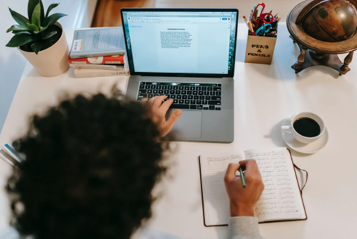 TWMSOfficial's tweet photo. 🔵 Didn't you ever wonder if Digital marketing gets you work as a writer? This insight piece by our CEO Rebecca Harding, written earlier this year, answers this question
https://t.co/vCTBvs3Rw0
#DigitalMarketingInsights #WritingCareer #ContentCreation #MarketingForWriters https://t.co/6VqPBxbLWF