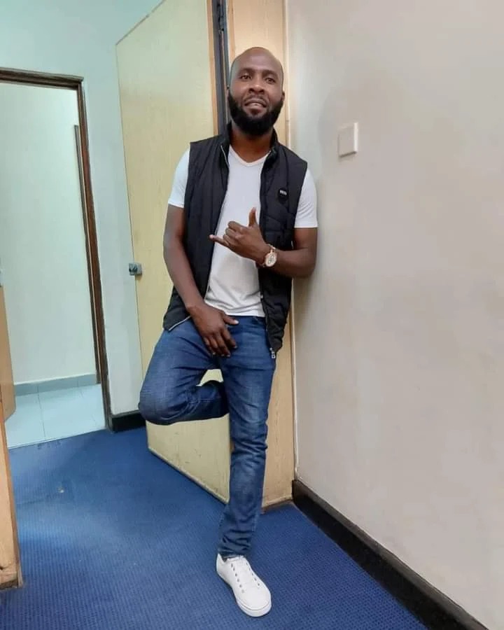 DecheShanga's tweet photo. #1Pm24Pm...Mjanja mda wetu ndio huu, upande wa pili kitaa kinasemaje.
#Chachawiza.
#DivasWednesday.
@90.4Msa
@106.0Mld
@BahariFM
@DecheShanga
#UsilazimisheTufanane https://t.co/IQxeCxODmR