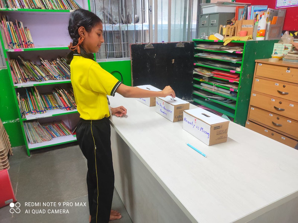 JarulBookAwards's tweet photo. These students at  Muktangan Education Trust have been enjoying the Jarul books! How about your students? Have you got your students’ votes in yet for this ‘student choice’ award? https://t.co/hBAMftEFkY