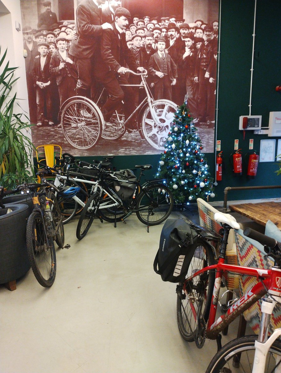 im_ed_m's tweet photo. That's all folks 👍 have a happy and fun Solstice/Christmas/New Year!

#Coventry #Covbikebreakfast #BreakfastClub #Cycling #CycleCommute #Coffee https://t.co/fcnDssTlNI