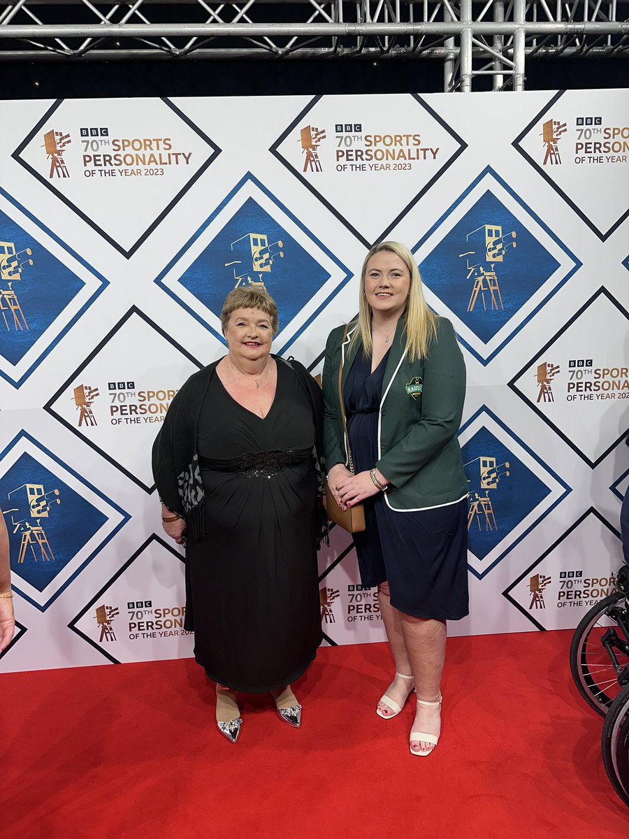 MissMerrienPE's tweet image. Very honoured to attend #BBCSPOTY 70th celebration with my mum, Sadie, as the Unsung hero winner for the South West last night. Absolutely amazing evening and one we will never forget.