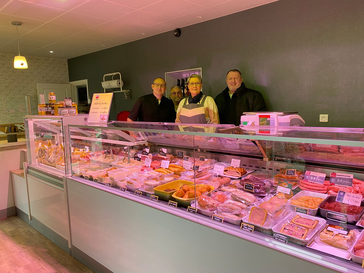 Moulins Communauté soutient ses #commerces de proximité !
📍Aujourd’hui, mise en lumière de la commune de Besson et des commerces du centre-bourg en compagnie du maire Frédéric Verdier. #ruralité #agglomoulins