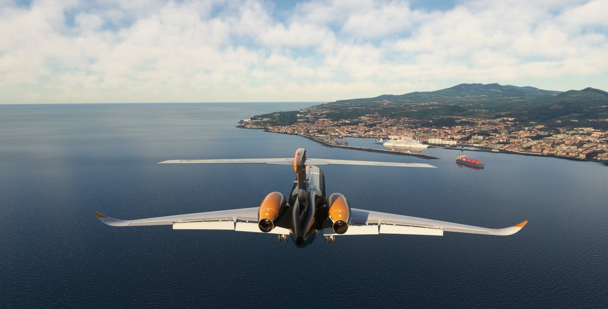 AirLinceVA's tweet image. Vuelo desde Madrid #LEMD 🇪🇸 a las Islas Azores 🇵🇹 Ponta Delgada #LPPD nos reciben con 16º tras 02:38 h de vuelo. Evento Interno de @AirLinceVA