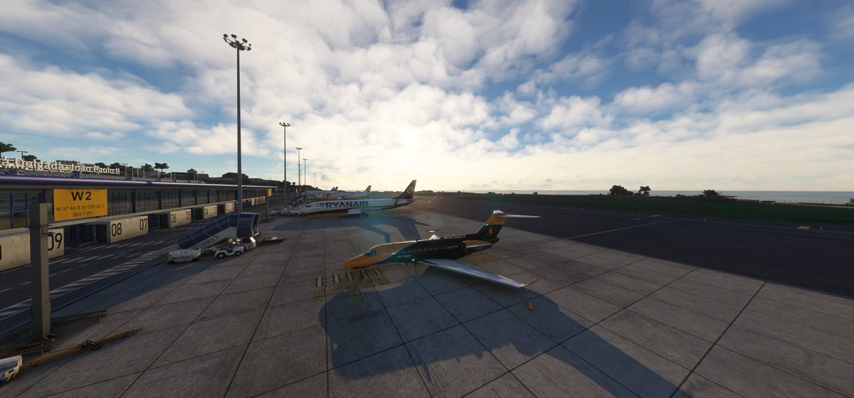 AirLinceVA's tweet image. Vuelo desde Madrid #LEMD 🇪🇸 a las Islas Azores 🇵🇹 Ponta Delgada #LPPD nos reciben con 16º tras 02:38 h de vuelo. Evento Interno de @AirLinceVA