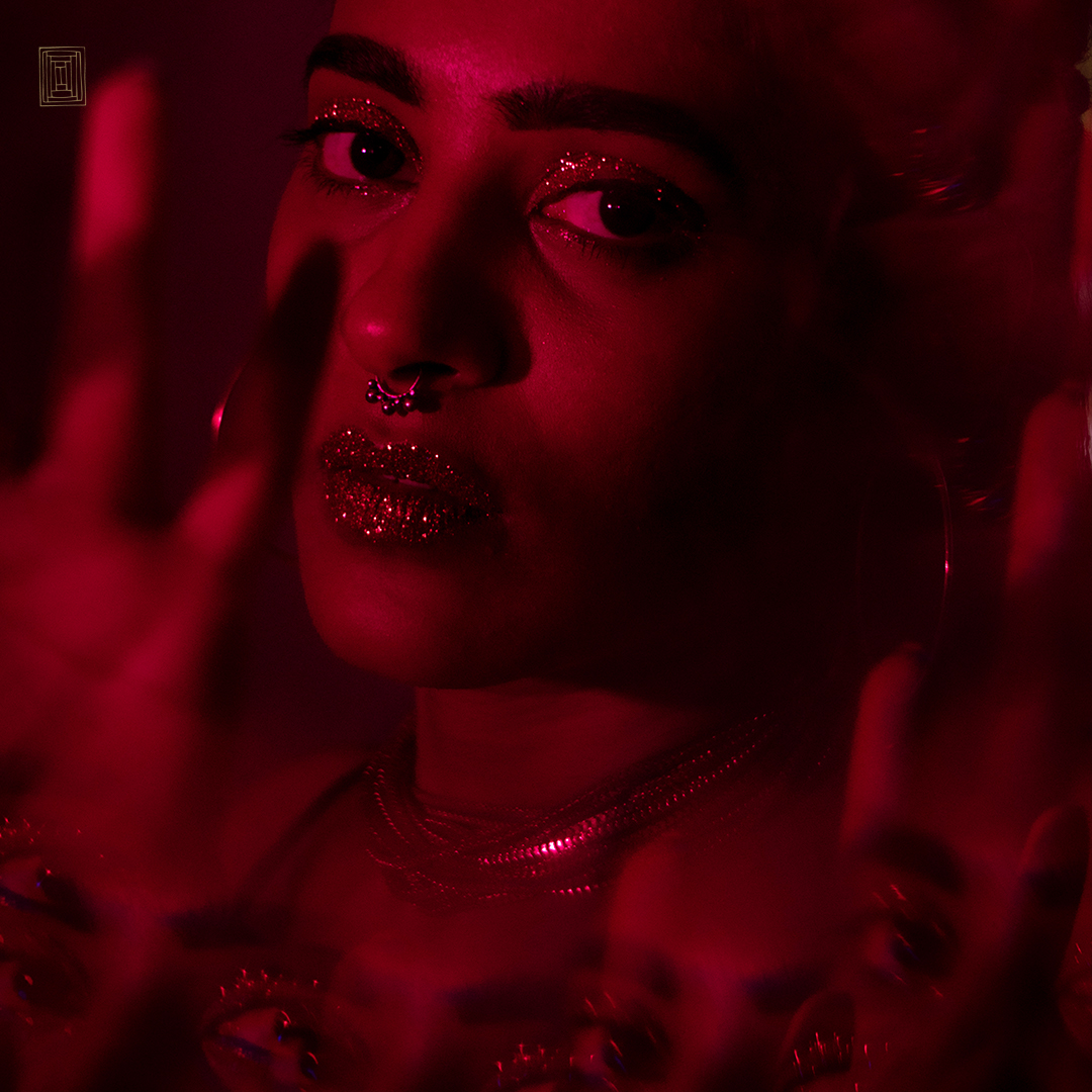 BalqonySitralu's tweet photo. Red crumbles you, infuses in you, binds you just as blood!

In Frame @gayathrigupta77 
Shot by @jithinmoha28572
Production @BalqonySitralu 

#telugufilmnagar #tollywoodactress #Actress #photography #SalaarCeaseFire #Telangana #Hyderabad #production #Filmmaking #Producer 
1/N https://t.co/Z8iLGQGjgM