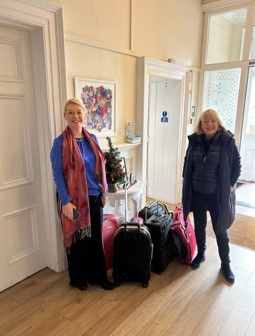 SI Belfast is supporting @WomensaidBelLis with donations of suitcases and holdalls for women leaving refuges. #supportingwomen #womensaid #sibelfast #soroptimistinternational #soroptimist #endviolenceagainstwomen #16days #wiredforchange #sigbi