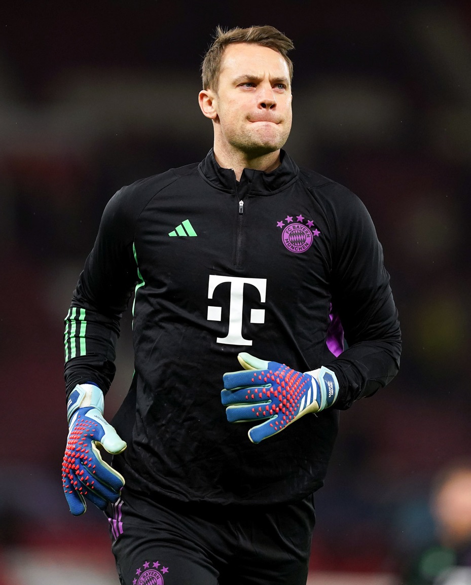 A few months ago, Manuel Neuer forgot his wallet in a taxi. The taxi driver then decided to travel 120KM to go to Neuer's house and return his wallet which had €800, his ID, and two credit cards. In return, Neuer sent him a signed shirt to thank him. But the taxi driver…