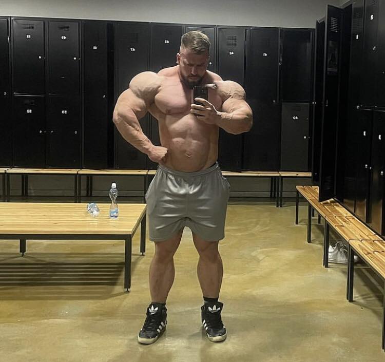 LoveHugeMuscles's tweet photo. Vojka Trnka https://t.co/T3oLOviLgz