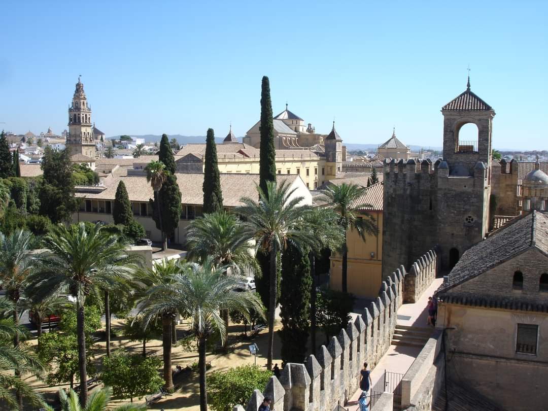 skymanuelima's tweet image. Alcázar de Córdova, também conhecido como Alcázar de los Reyes Cristianos (Alcáçova dos Reis Cristãos), é uma alcáçova medieval localizado na província de Córdova, na Espanha, próximo do Rio Guadalquivir e da Mesquita. #Alcázar #Alcázar_de_los_Reyes #Córdova #Andaluzia #Espanha