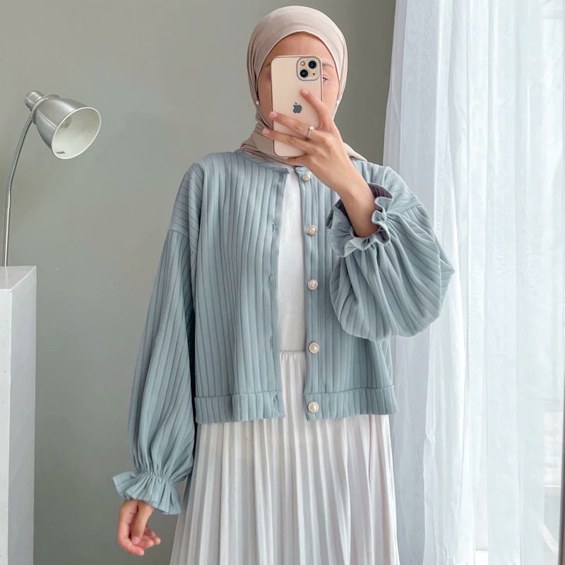 lrchoices's tweet image. Lula cardigan puffy knit!! 
klik link dibawah ⬇
shope.ee/2flMkD0Dyv
Happy Shopping! 🛍️🛒
#racunshopee #cardigan