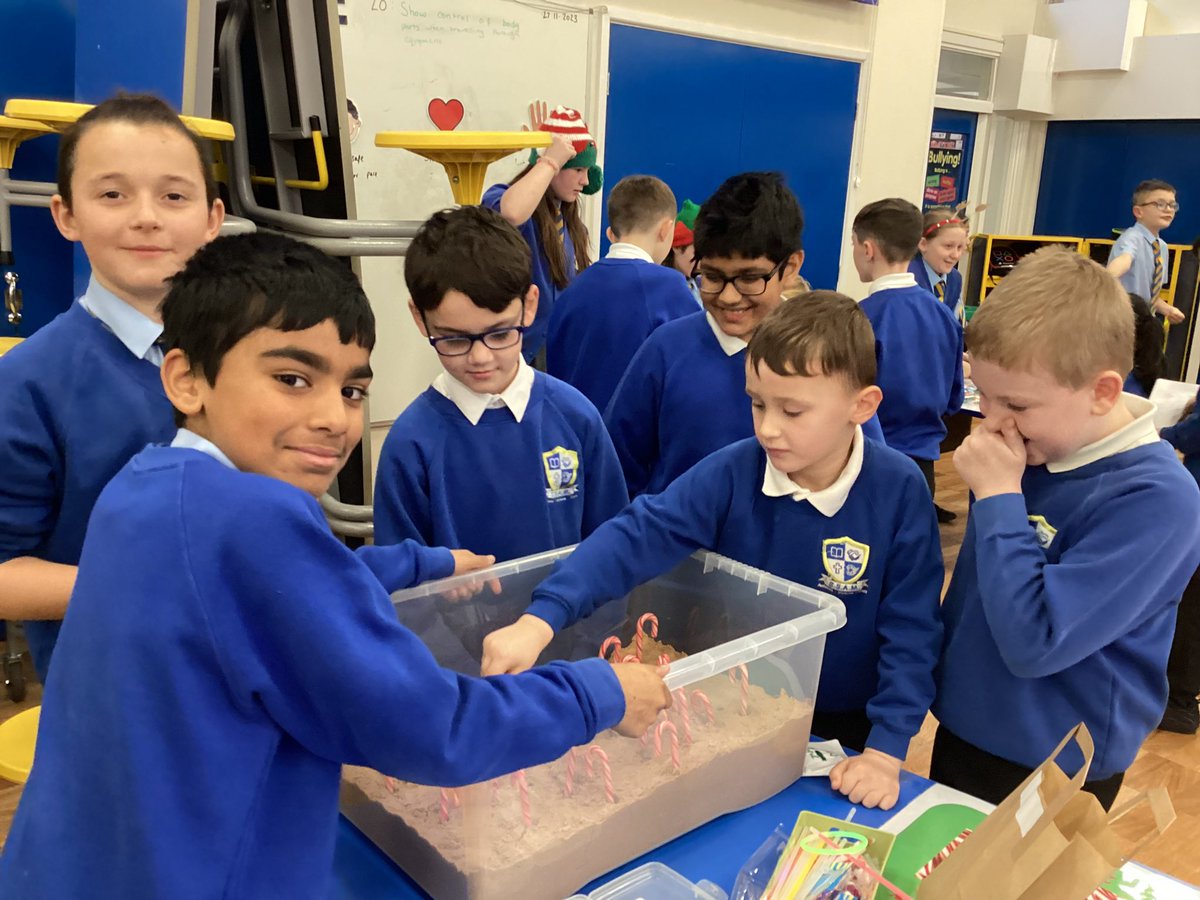 SSAMprimary's tweet photo. Our Christmas Fayre is in full swing! https://t.co/R7LzRJlyeX