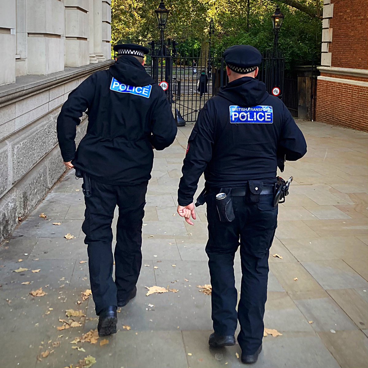 Two Robbers locked up by #BTPOSU #London officers from Surrey. Uniformed and Plain clothed Officers surprised the suspects and arrested them both. They are at the local custody suite now. #SeeItSayItSorted