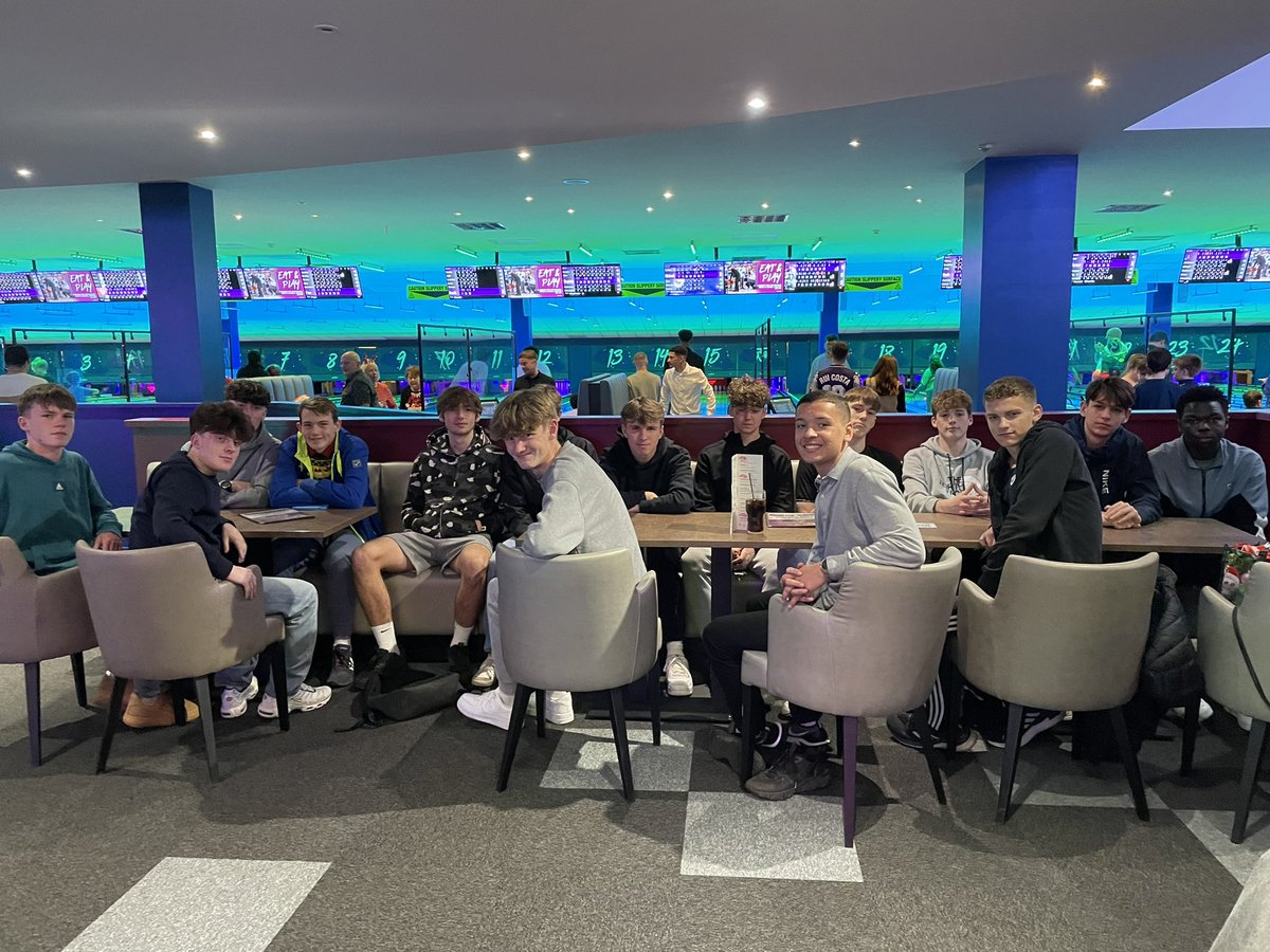 Fun night of bowling to finish off 2023 🎳 💥 

What a fantastic group, on and off the pitch.

Time for the Christmas break - we take the opportunity to wish one and all a fantastic festive season, see you in 2024.

#stutes ❤️🖤