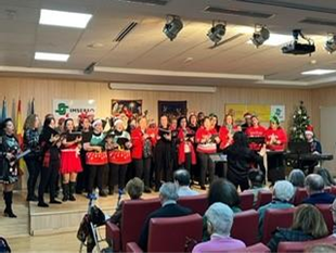 CpspmM's tweet photo. CELEBRACIONES DE NAVIDAD

🎄Actuación del Coro de la Ciudad (ASBANOR).
🎄Comida navideña en el Centro Social de Mayores.
🎄Actuación del Coro Polifónico de Melilla. https://t.co/jKUjw9IBNI