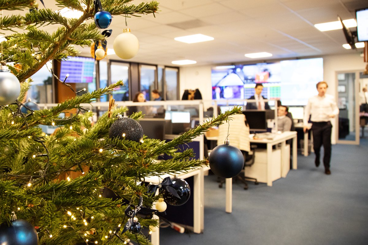 lunajets's tweet photo. 4 days until Christmas Eve! Today, managing nearly 30 flights including 3 transatlantic routes, Middle East, and Africa. Book yours now: https://t.co/SXGb3HmeB7 https://t.co/fhYm51raLr