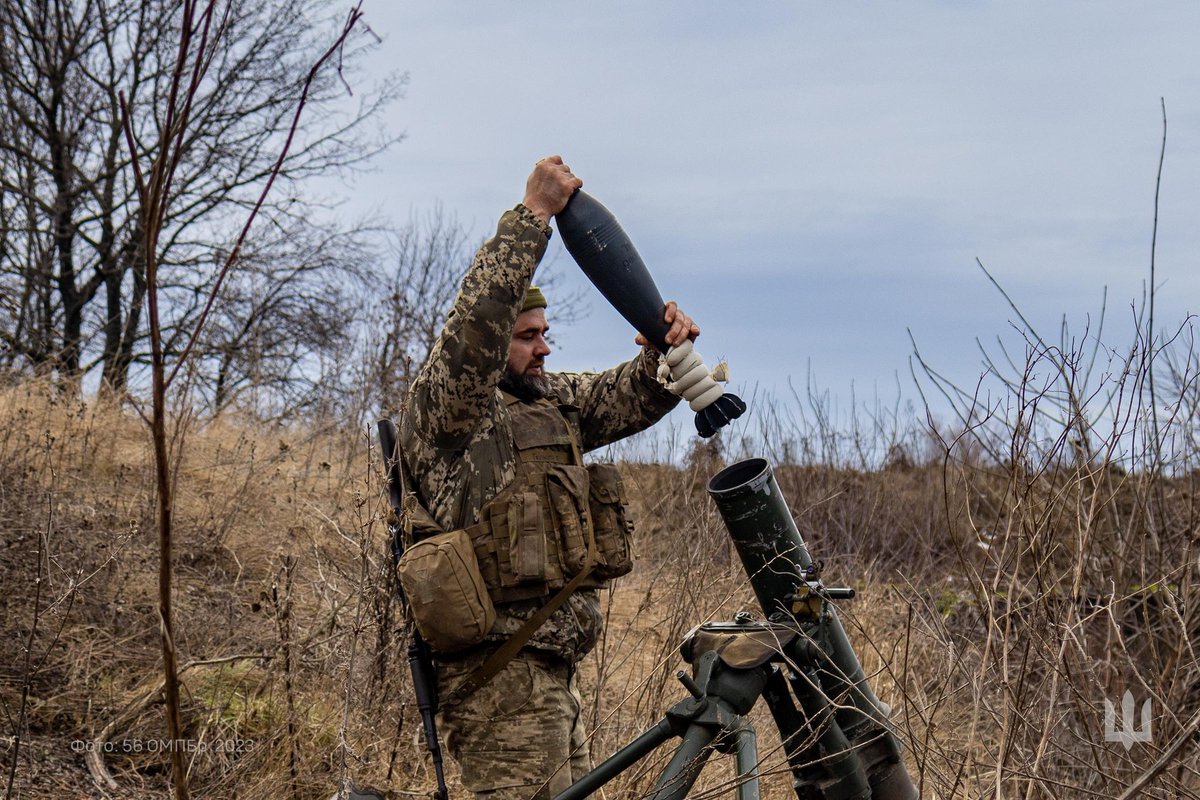 ZelenskyyUa's tweet image. Снаряди, зброя, техніка. Власне виробництво. Підтримка воїнів. Ми пройдемо цей марафон і досягнемо нашої перемоги. Головне – щодня додавати сили Україні, нашій державі, нашим людям.