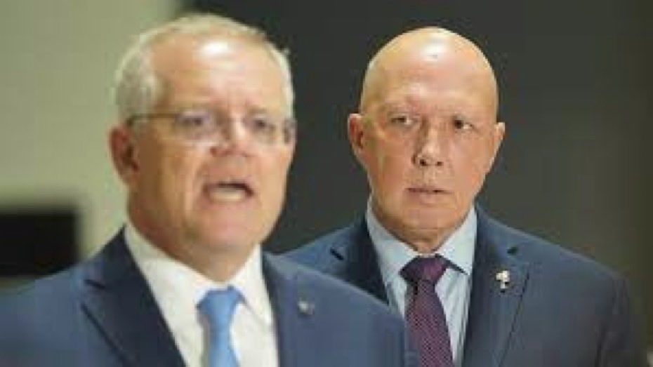 CaraMia200's tweet photo. @marquelawyers @2014TStevens Does #DuttonVisionlessBrute retain confidence in #FixatedPerson #LindaReynolds?Her bizarre obsessn w/ #Higgins, served to highlight corruption of then #LNPmaladministration. Cruelty of #LNP culture & absence of care for their staffer,confirms our biases vs.#LNPCrimeFamily #auspol https://t.co/kFhI5ZAiVy