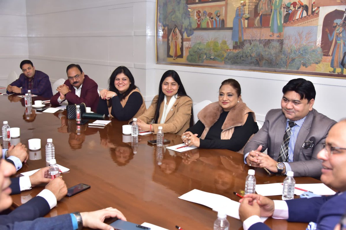 In solidarity to boost #Economic #Growth of #UttarPradesh, #InvestUP & Indo-American Chamber of Commerce (#IACC) held a meeting with the senior officials of @MEAIndia that was focused on #BilateralTrade, #Agribusinesses & #ODOP Initiatives.
A few clicks of the interaction...