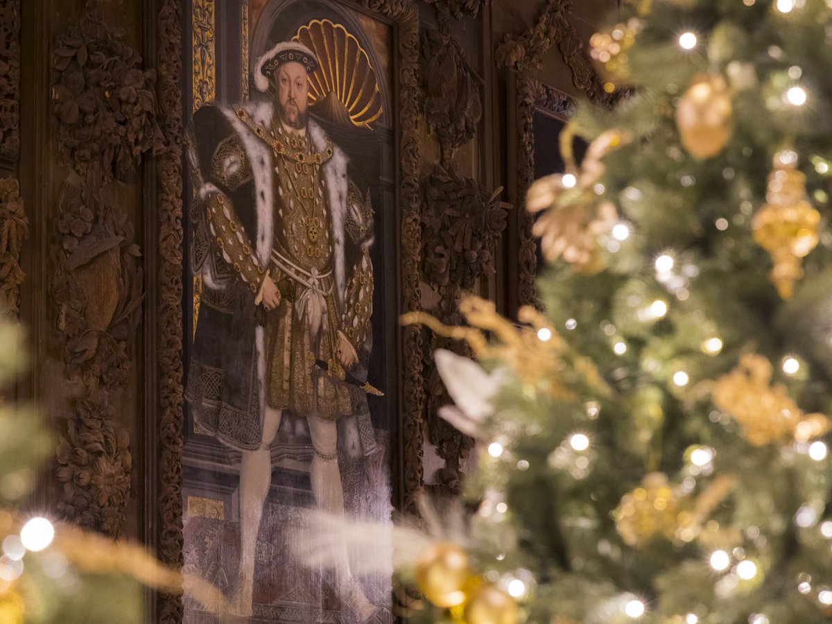 We will be open until 7pm on Fri 22 Dec. The decorations look stunning after dark and it's a wonderfully atmospheric time to explore the house.

Choir performance in the courtyard at 5.30pm.

Normal admission applies. 

📷NTI/Megan Taylor/Michael Cole

#PetworthNT #Christmas2023