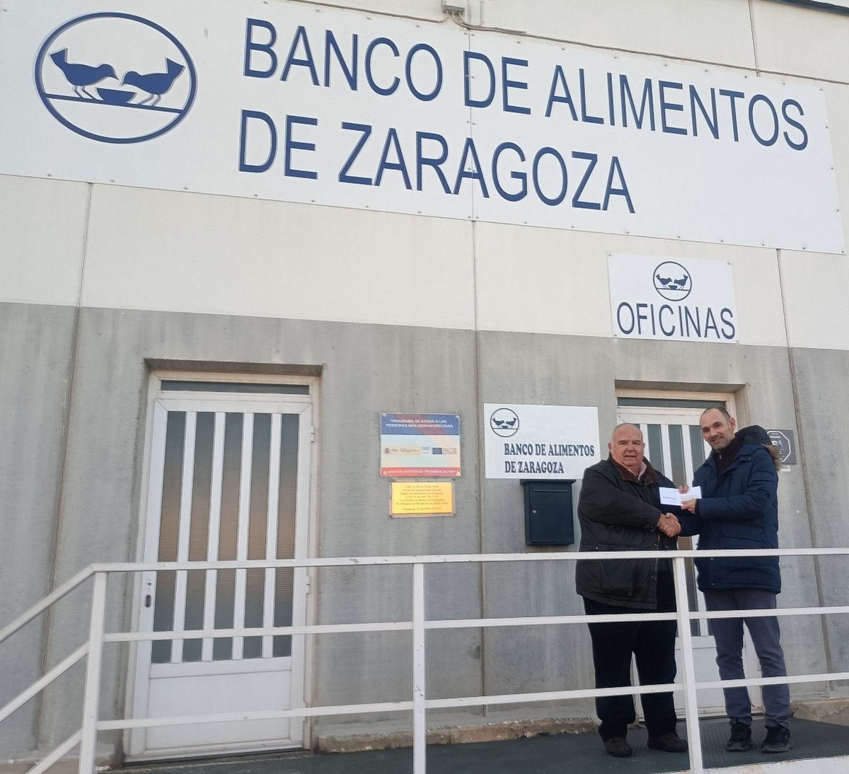 Dynatechpro's tweet image. El año pasado Dynatech suministró 4 toneladas de producto al @b_alimentoszgz Este año lo hemos cambiado por su valor monetario. Así, sus responsables  son más libres de escoger productos que requieran.  Agradecemos a todos voluntarios su inestimable labor  de forma desinteresada.