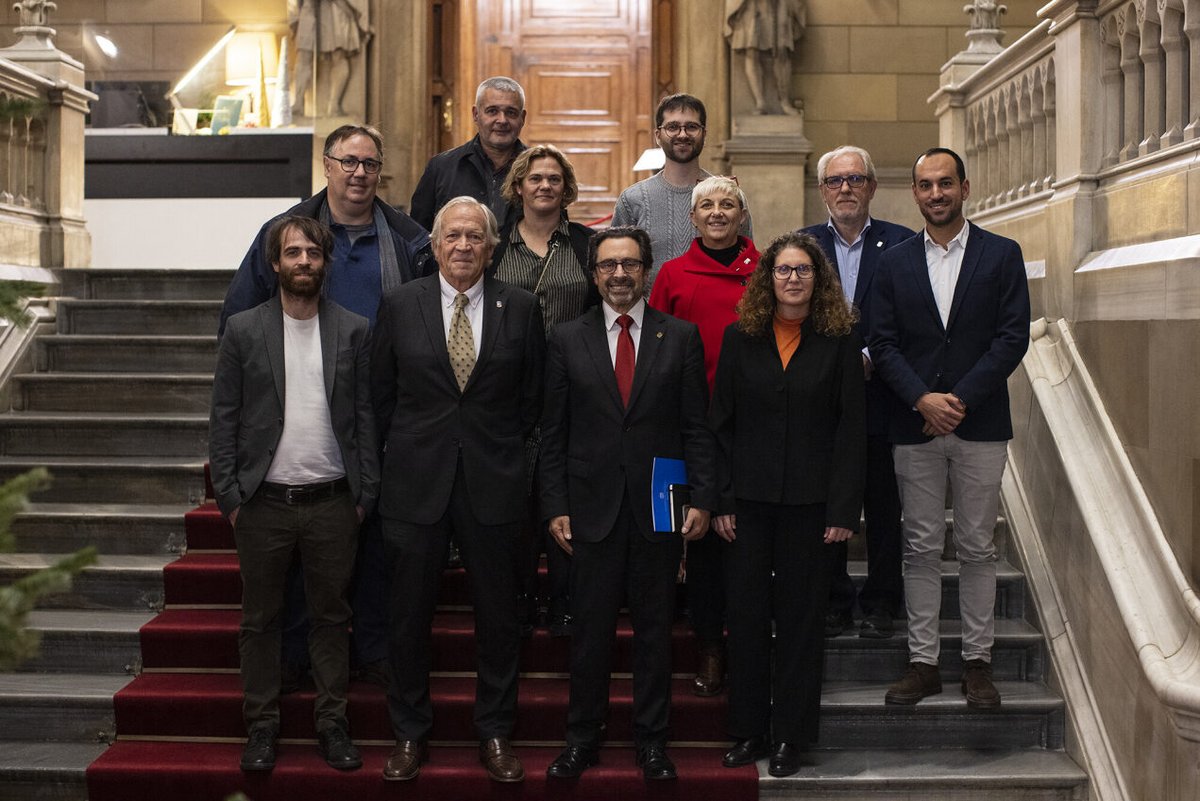 UniBarcelona's tweet photo. #PremisUB | 🏆 Lliurats els Premis del Consell Social i de la Fundació @BoschiGimpera a recerques d’alta qualitat i a projectes de transferència:
✅ Premi José Manuel Blecua: @SergiFerrerJuan, per un estudi de ciència política publicat a Party Politics
✅ Premi Ramon Margalef: Adrià Gràcia, per una recerca sobre sistemes de refrigeració basats en l’ús de camps magnètics
✅ Premi Antoni Caparrós: Hibai López, per un projecte per prevenir els riscos derivats dels jocs d’atzar, i Antoni Ibarz, per un mètode no invasiu que permet avaluar l’estat de salut dels peixos
✅ Premi Senén Vilaró: Gate2Brain, la spin-off de la #UB que ha desenvolupat una tecnologia que facilita l’arribada de fàrmacs al cervell
👏 L’enhorabona a tots els guardonats!
👉 https://t.co/zHiJ8suXsb