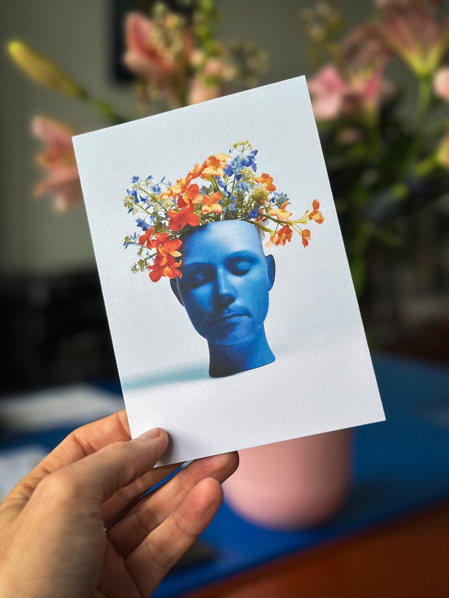 simonwuyts's tweet photo. Dit jaar - geheel volgens de tijdsgeest - mijn nieuwjaarskaart met AI gemaakt. Een kort draadje over hoe dat ging. 🧵 #AI

Nog veel exemplaren over, dus wie er graag eentje in de bus krijgt, hit me up! https://t.co/prptoDO42c
