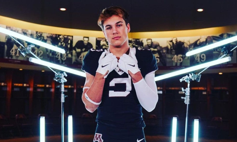 BREAKING: The No. 84 overall player in the 2024 class, in Esko's Koi Perich, has signed with the #Gophers.

He took an official visit to Ohio State in December, and the Buckeyes and Ryan Day were in Esko on Friday.

Huge win for Fleck and staff. 

247sports.com/college/minnes…