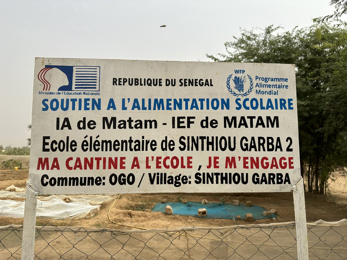 @AmbCanSenegal @C2DServices @221men @DevCanada @Alinea_Ideas Mille mercis ambassadeure @mounier_mg pour le soutien du Canada 🇨🇦 à l’éducation au Sénégal 🇸🇳. Visite hier à Matam un école primaire cantine modèle où grâce au soutien canadien @WFP_Senegal assure la délivrance de 5 repas semaine aux 450 élèves. Assiduité et présence améliorés.