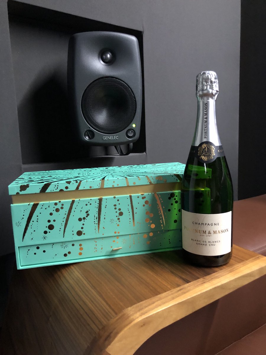 Thank you to @boxtoboxfilms for celebrating my birthday while I’m working with them on the day!