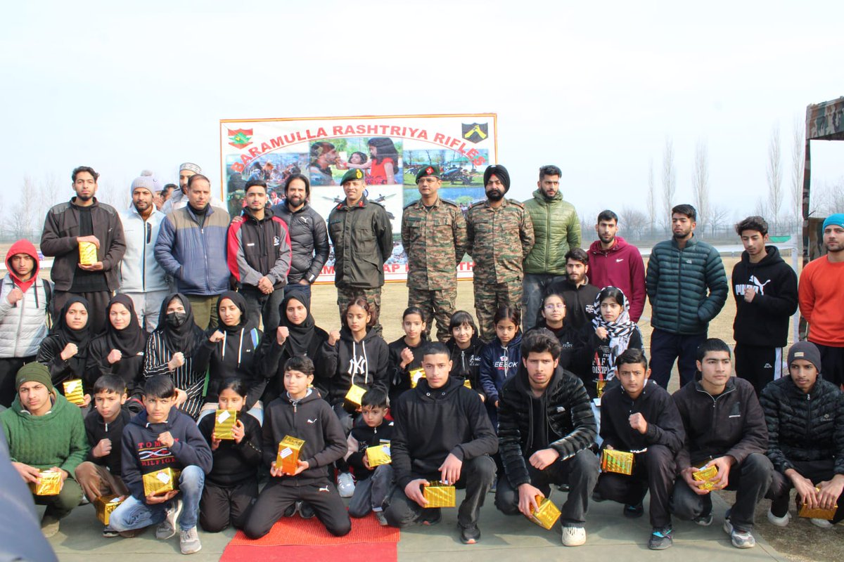 FatimaB62073964's tweet photo. Today's on Wednesday 20 Dec 23, #DaggerDiv 🗡️🗡️ #HimalayanBde #46RashtriyaRifles organised #Wushu championship at Jhelum Stadium Baramulla. About 40 to 50 Girls and Boys participated from different areas of Baramulla Jammu and Kashmir.
@464646 @adgpi @ChinarcorpsIA @Baramulla46 https://t.co/CxlFctsE3y