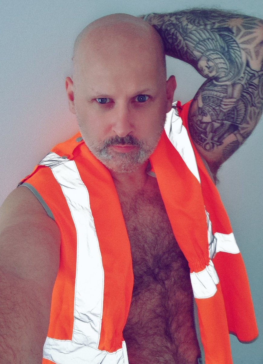 DutchScotsJock's tweet photo. #workwearwednesday https://t.co/yJfRiQxSKA