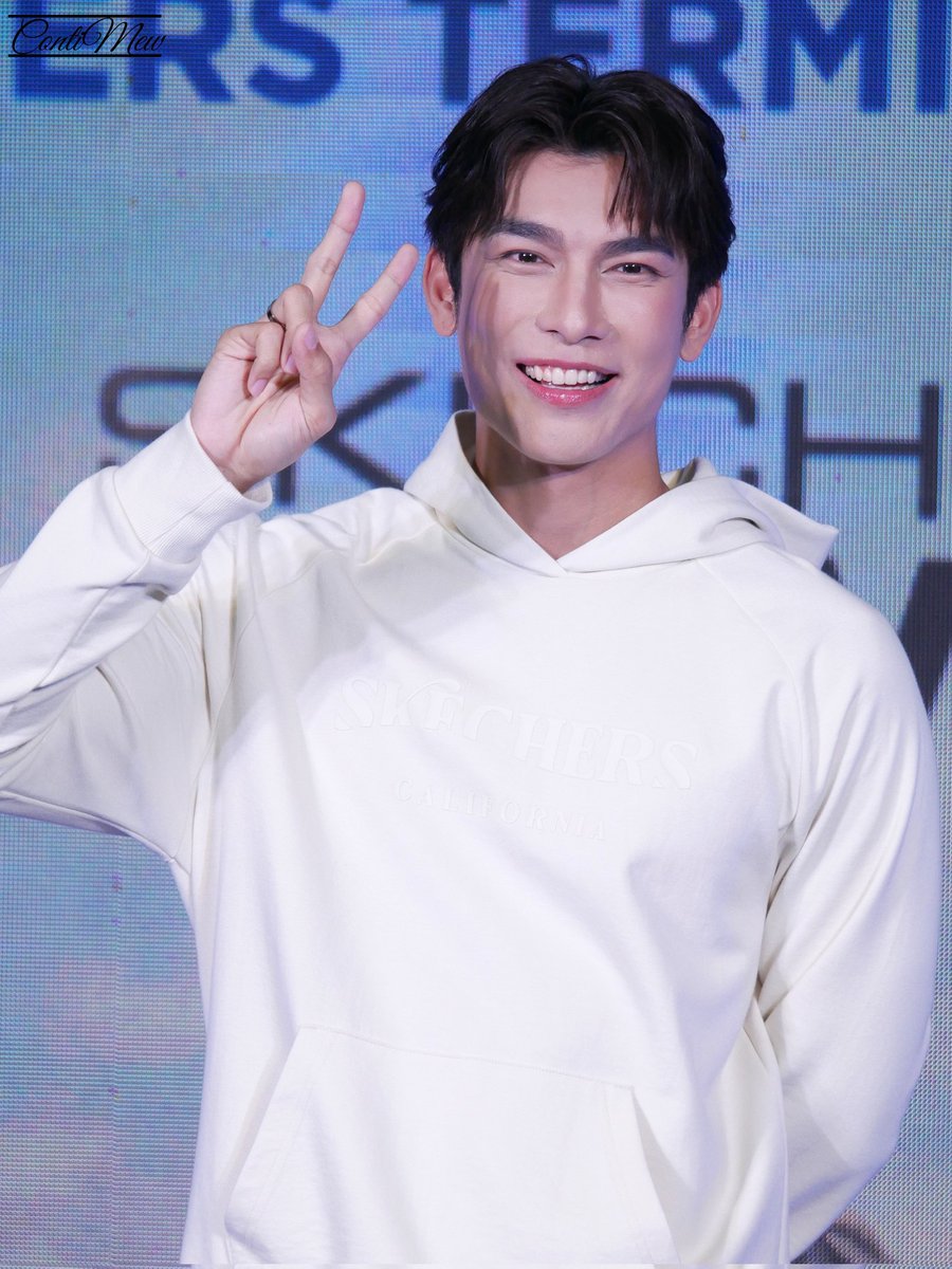 สองนิ้วสู้ๆ กะ สองนิ้ว มินิฮาร์ท ปิ้วๆ SKECHERS GO WALK 7 x MEW #SkechersGoWalkOPxMEW @MSuppasit