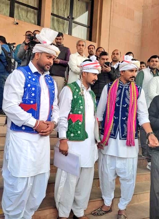 आज राजस्थान विधान सभा में एक बार पुनः जय जोहार जय भील प्रदेश जय प्रकृति का नारा गूंज उठा <a href="/BAPSpeak/">Dhongi</a>
पार्ट के तीनों विधायक ने शपथ ग्रहण की 💥🏑🙏 <a href="/roat_mla/">Rajkumar Roat</a> @umesh_aspur @THAVARCHANDMEE4 खूब खूब जोहार बधाई शुभकामनाए 💐🙏