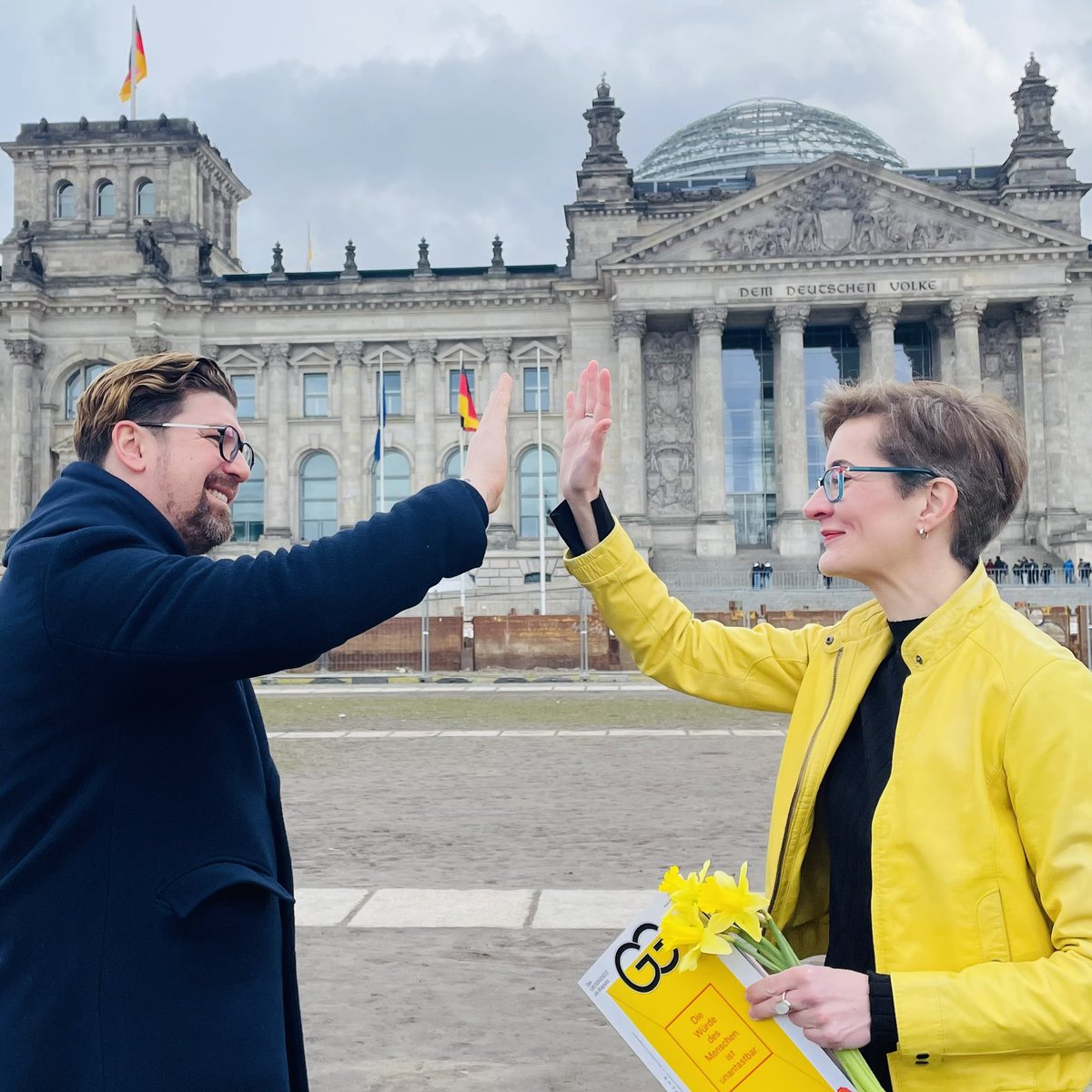 PreislerKa's tweet image. Am 20. Dezember 1990 #OnThisDay konstituiert sich der erste gesamtdeutsche #Bundestag im Berliner #Reichstag sgebäude.
Demokratie und unser Land 😍.