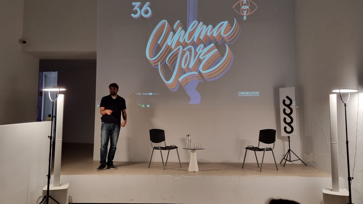 🎬 La nostra incubadora de talent emergent #CCCCFilmLab segueix en marxa amb les seues formacions dins del món de l'audiovisual.

A més de diferents tallers i jornades amb professionals del sector, visitarem les instal·lacions de la <a href="/CiudadDeLaLuz_/">Ciudad de la Luz Film Studios</a> i coneixerem els seus estudis.