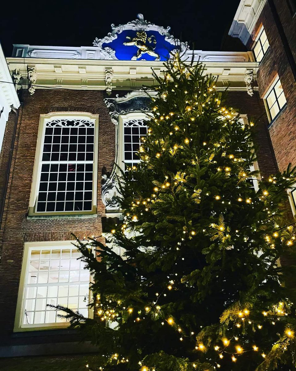 Vandaag de laatste vergadering voor de kerstvakantie. Benieuwd welk besluit genomen wordt over Skills of de waterschapsheffing? Kijk mee via de stream. leeuwarden.bestuurlijkeinformatie.nl